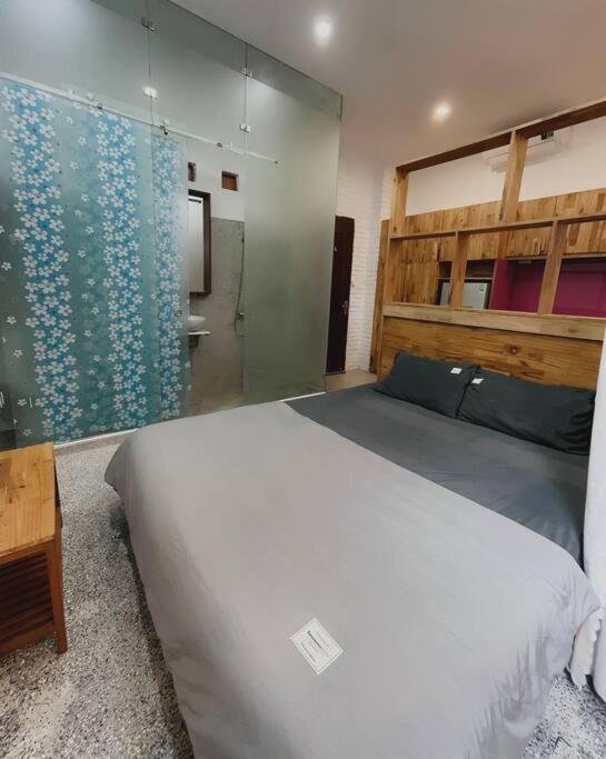 Ami Foreign Center - Large Windows, Have Balcony & Use Terrace * Da Nang