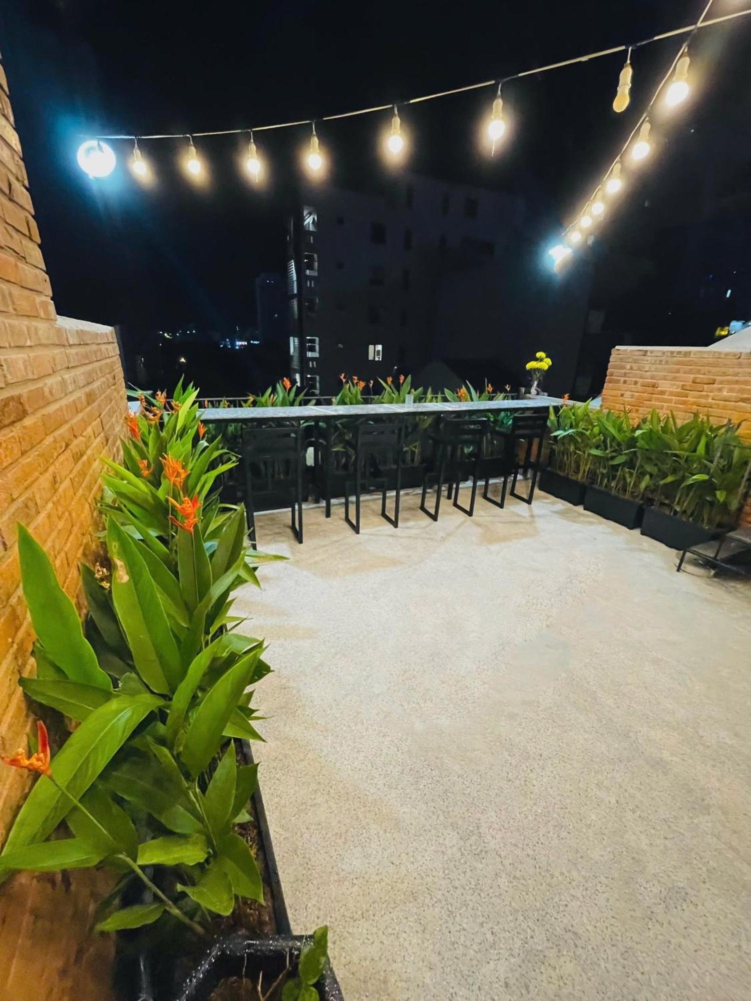 Ami Foreign Center - Large Windows, Have Balcony & Use Terrace Da Nang